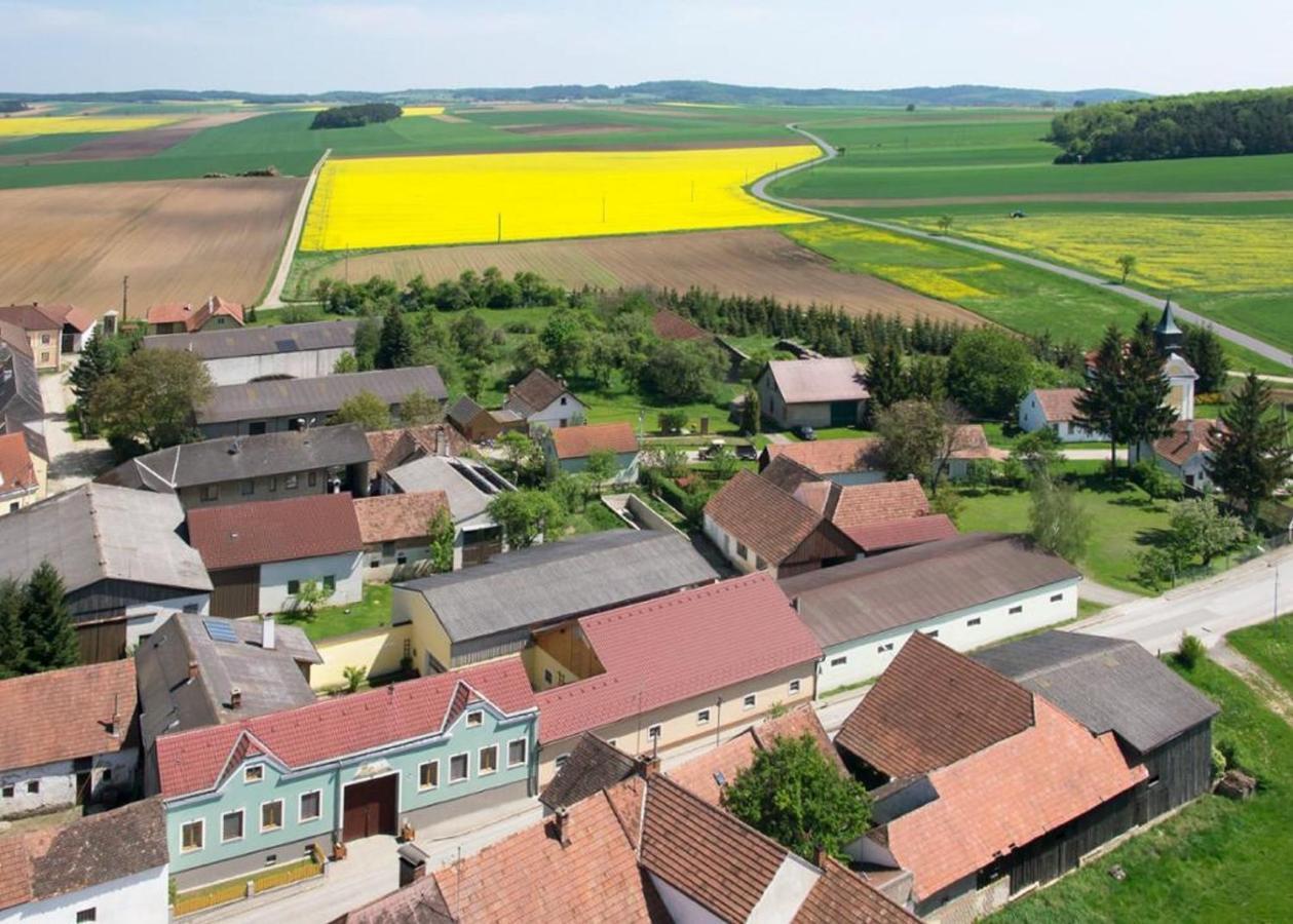 Wohlfuehlhof Bachzelt Hotell Weitersfeld Exteriör bild