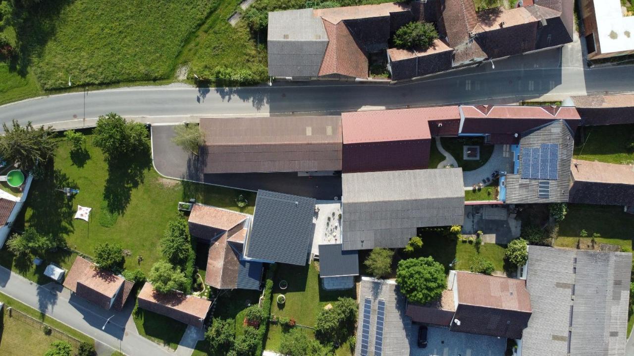 Wohlfuehlhof Bachzelt Hotell Weitersfeld Exteriör bild